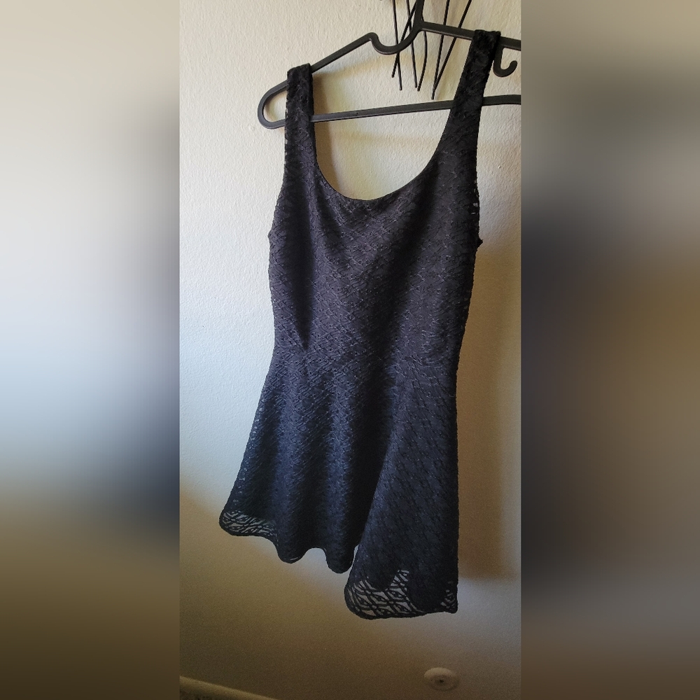 Stylish Black Textured Sleeveless Dress